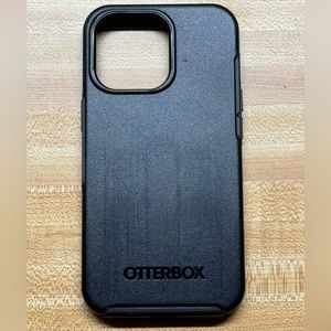 iPhone 13 Pro Otterbox Symmetry